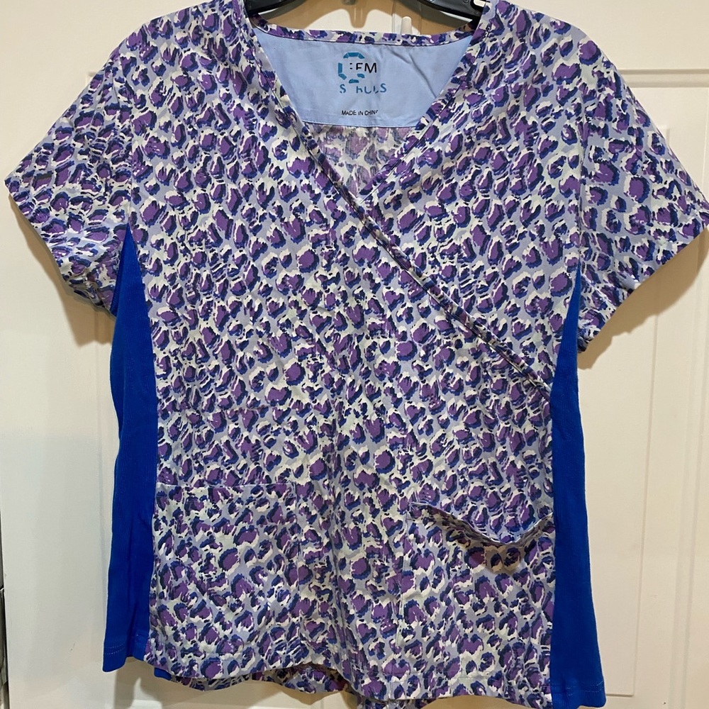Gem Scrub Top
